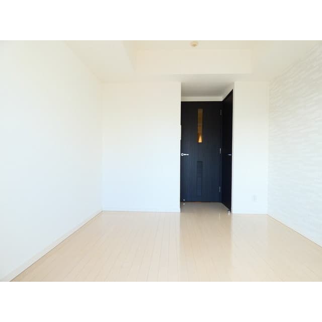 Room image 15