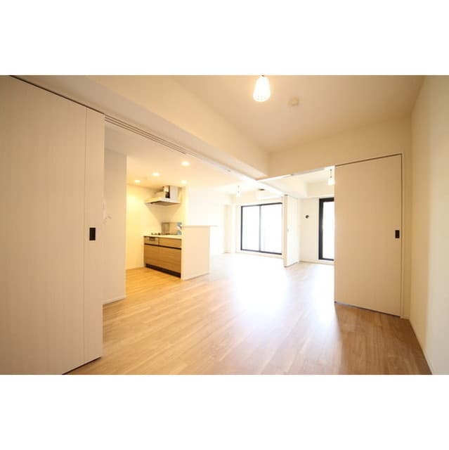 Room image 14