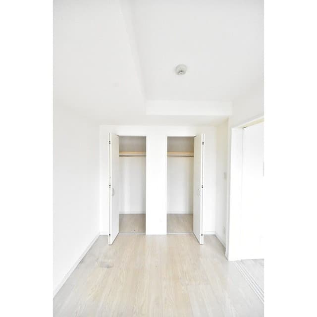 Room image 16