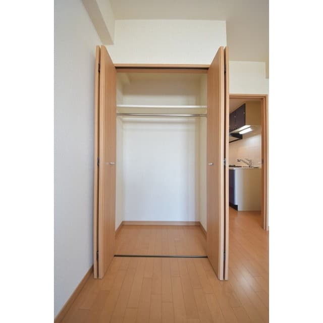 Room image 15