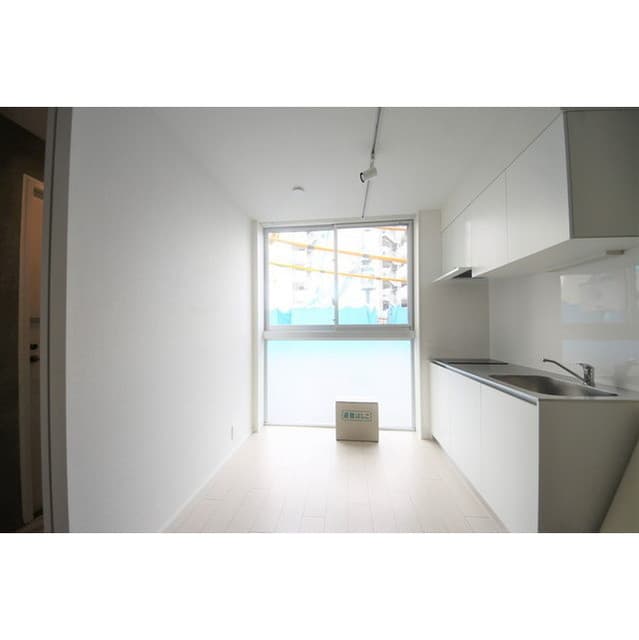 Room image 12