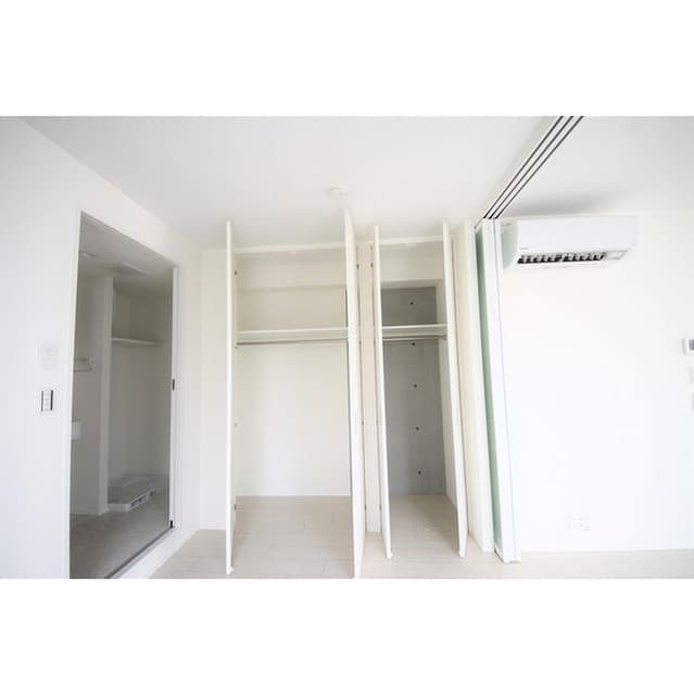 Room image 16