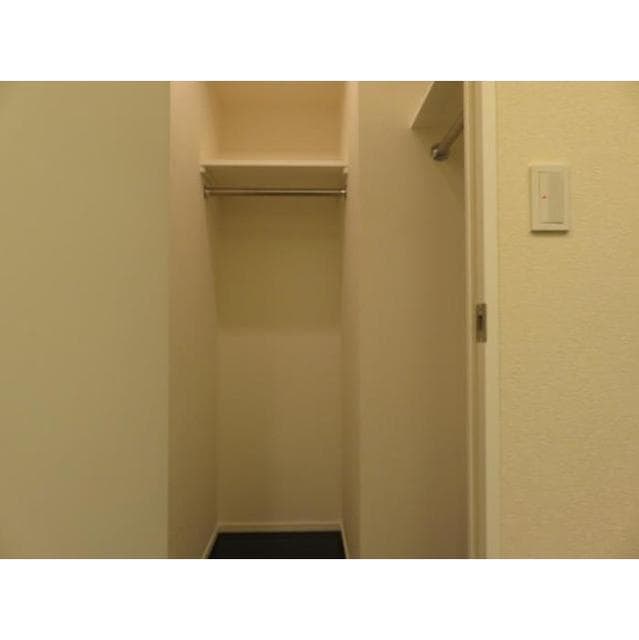 Room image 15