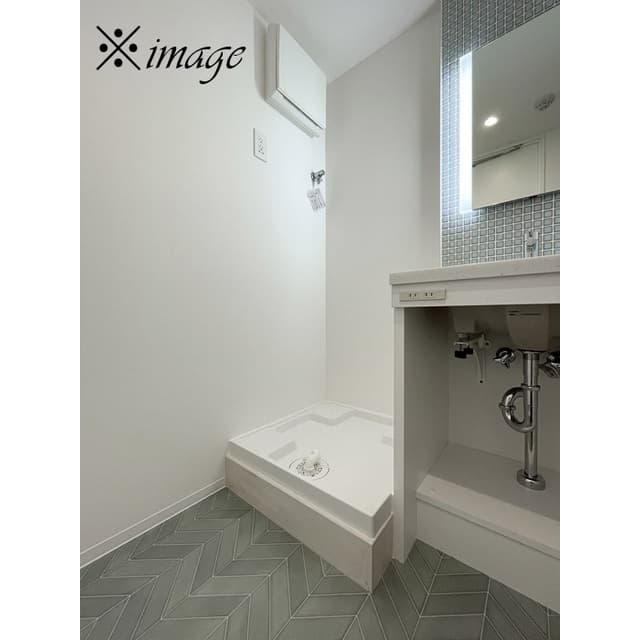 Room image 8
