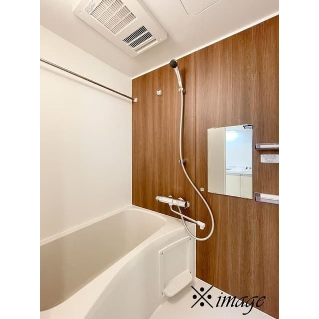 Room image 9