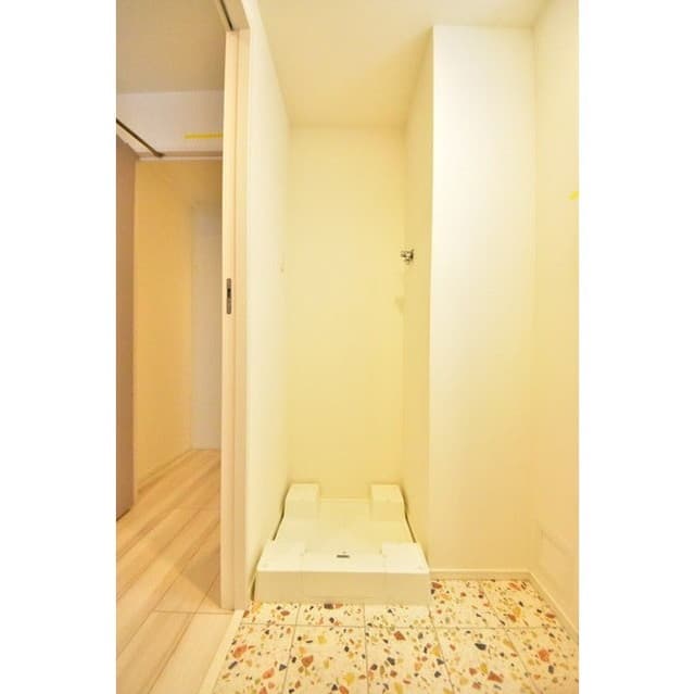 Room image 11