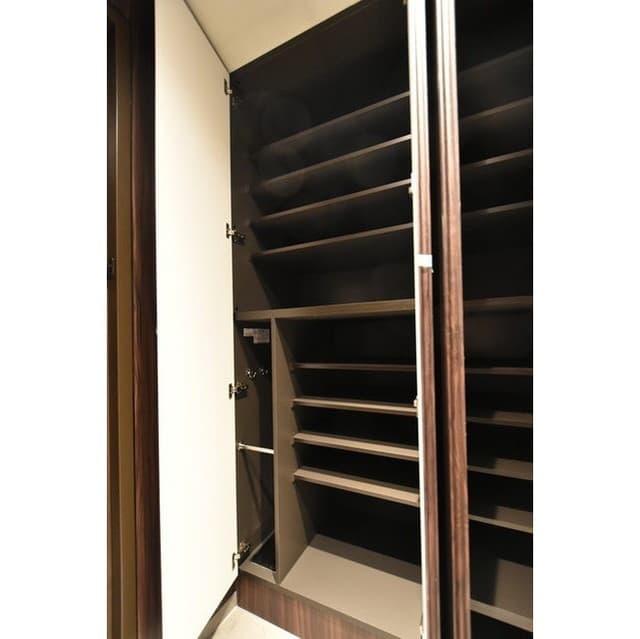 Room image 10