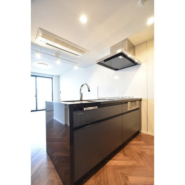 Room image 13