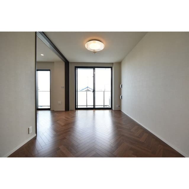 Room image 15