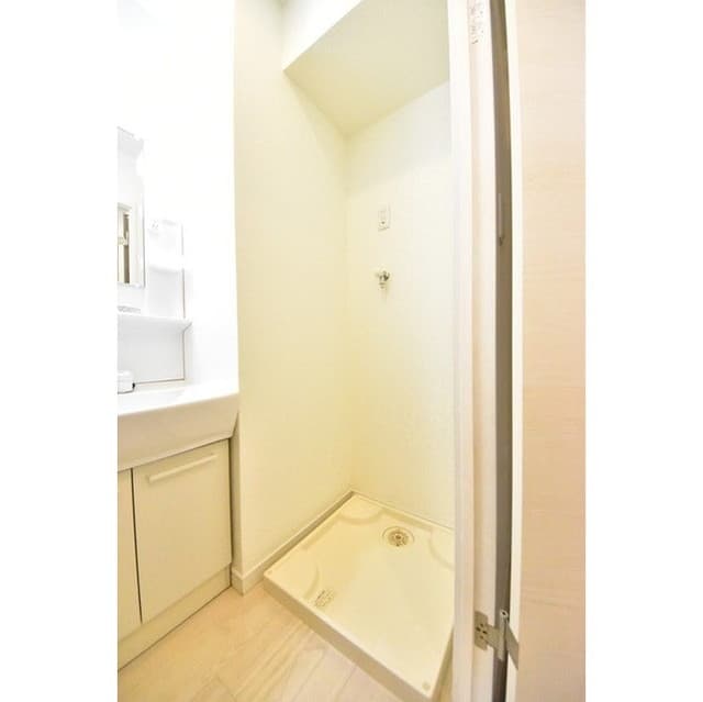 Room image 10