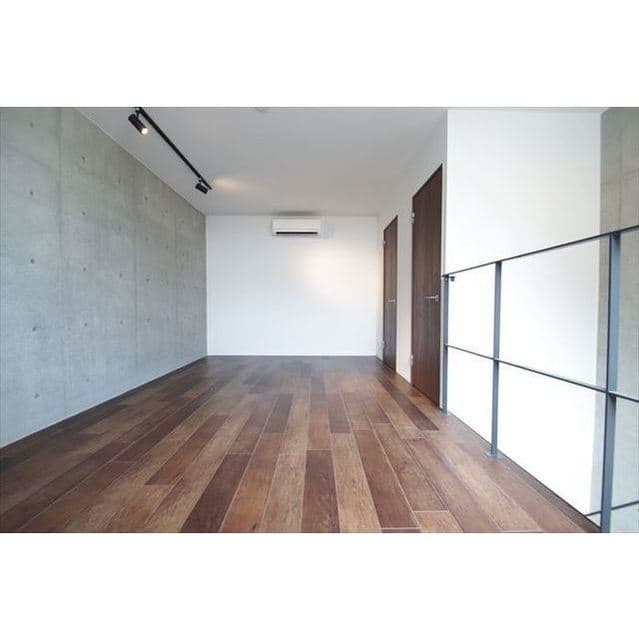 Room image 15