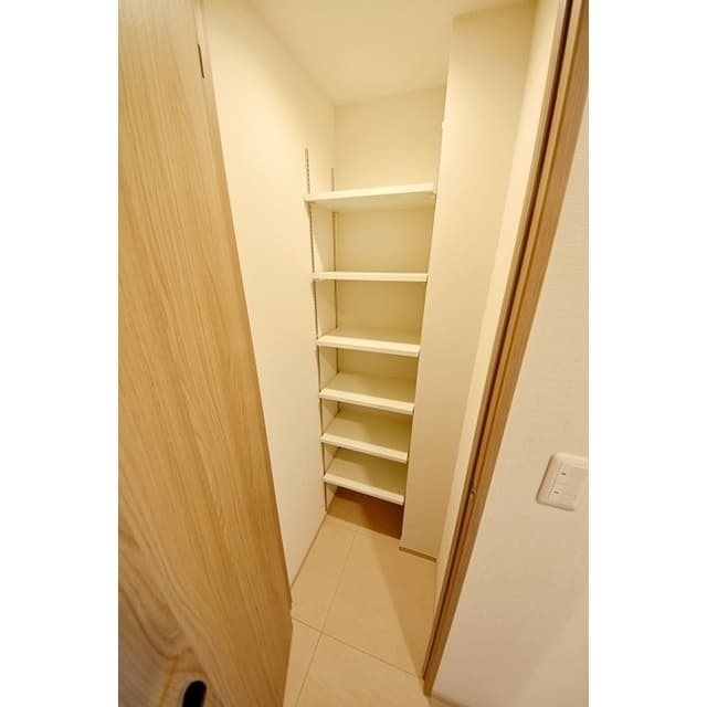 Room image 12