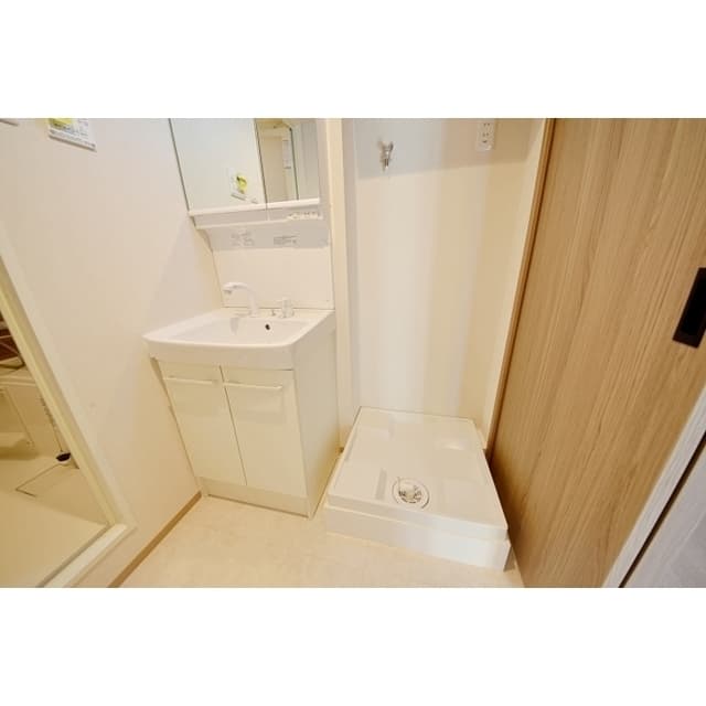 Room image 13