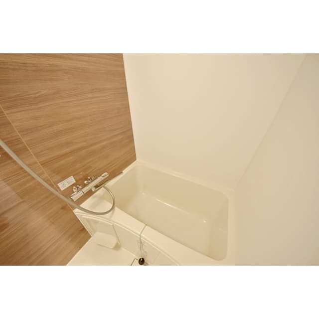 Room image 16