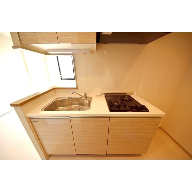Room image 8