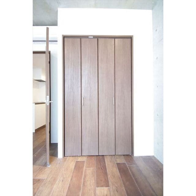 Room image 12