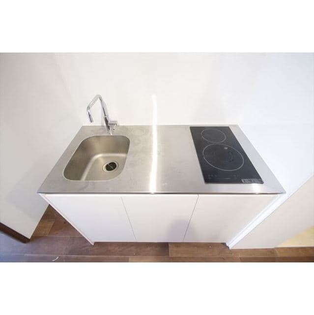 Room image 8