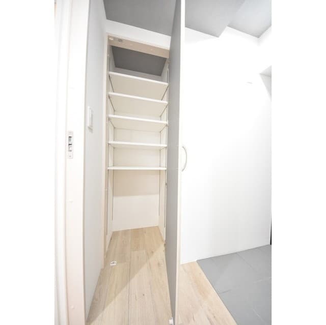 Room image 15