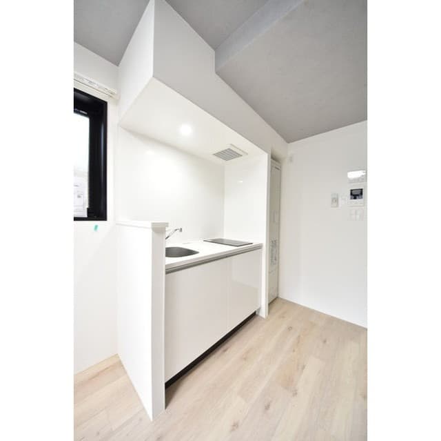 Room image 9