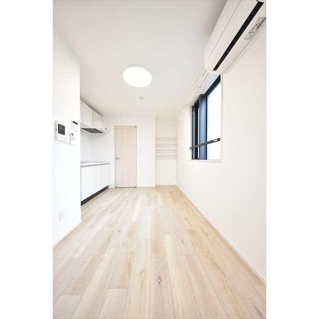 Room image 12
