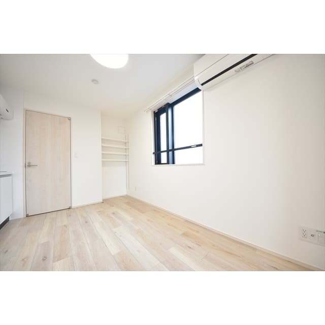 Room image 14