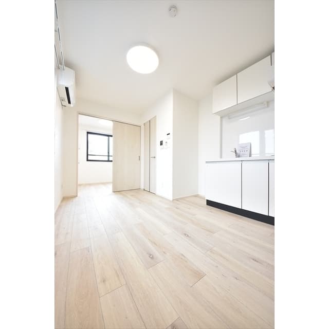 Room image 15
