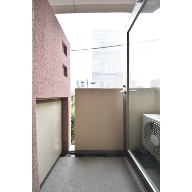 Room image 15
