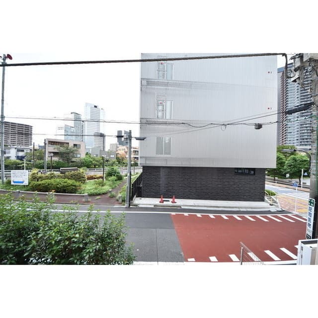 Room image 16