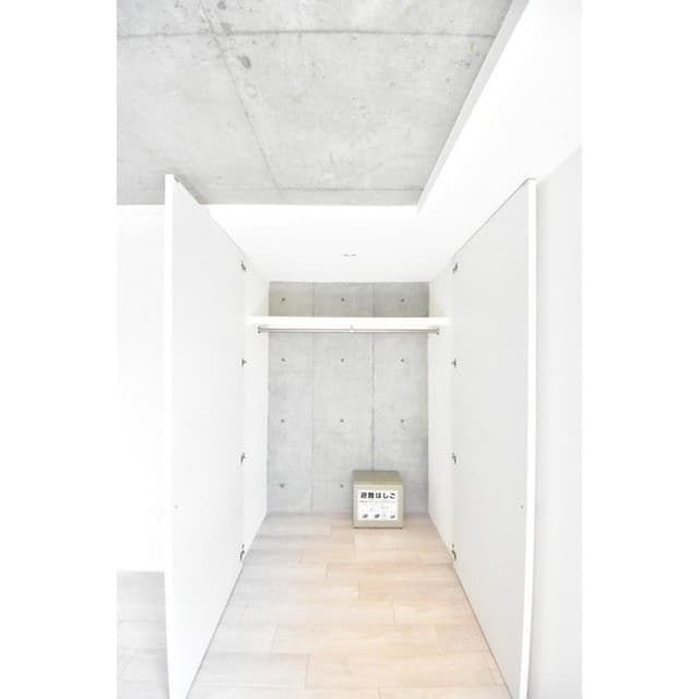 Room image 15