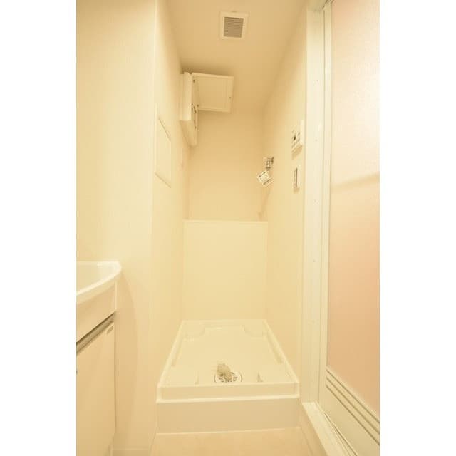 Room image 15