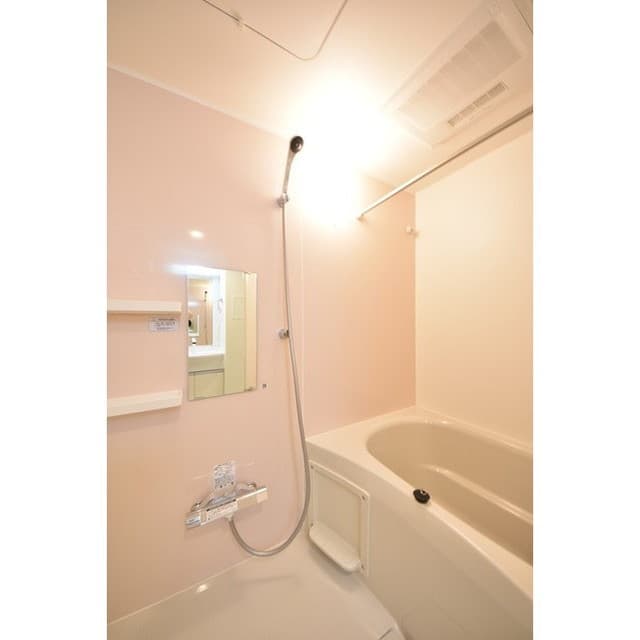 Room image 12