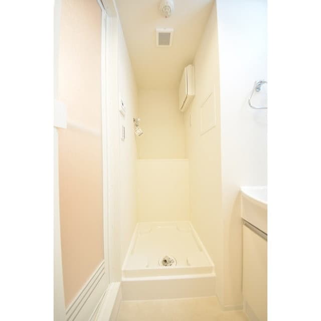 Room image 15