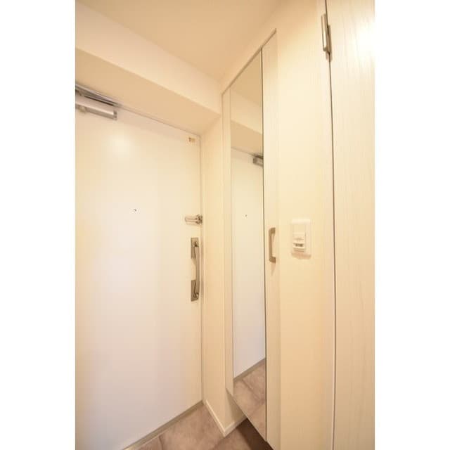 Room image 8