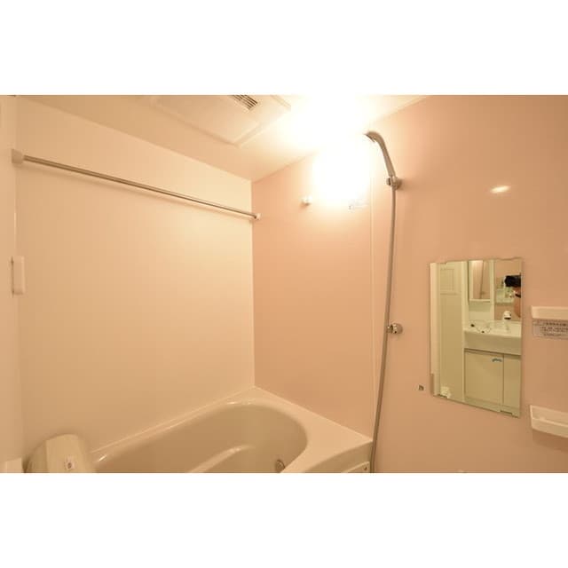 Room image 12