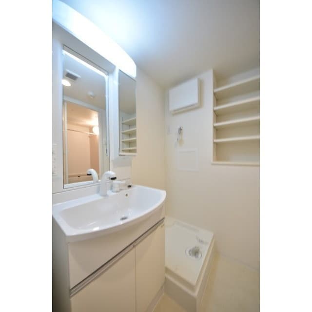 Room image 11