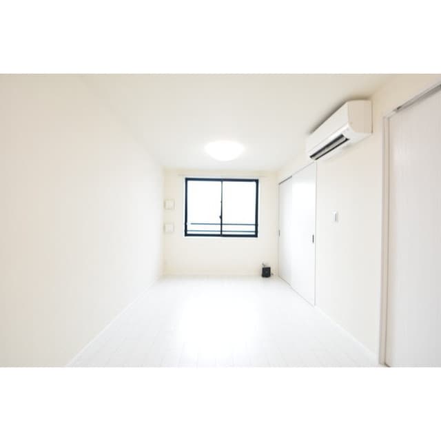 Room image 16