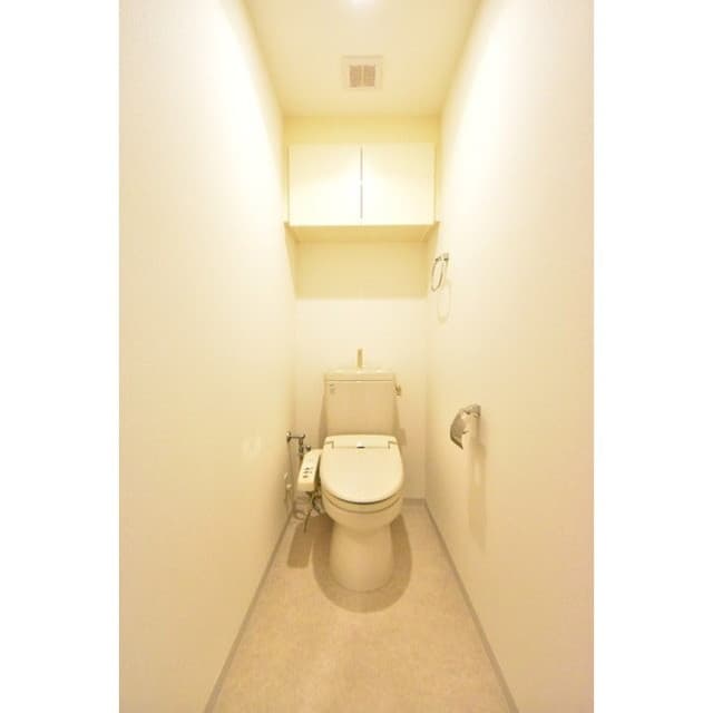 Room image 16