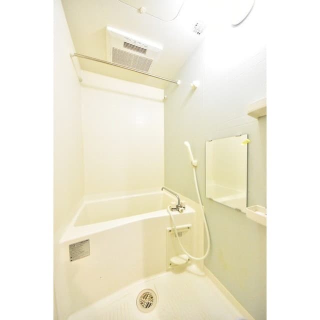 Room image 9