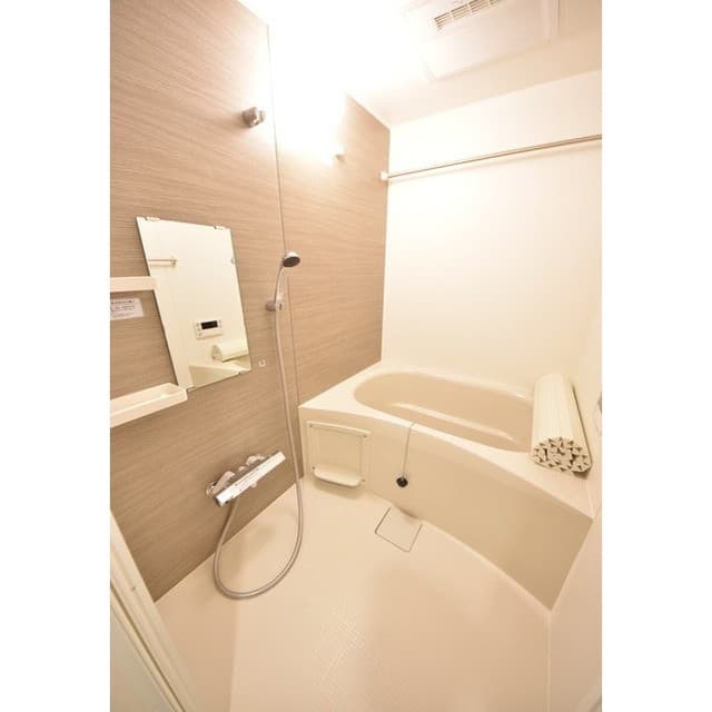 Room image 10