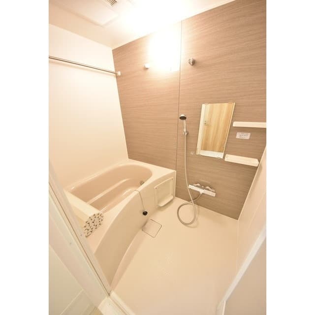 Room image 11