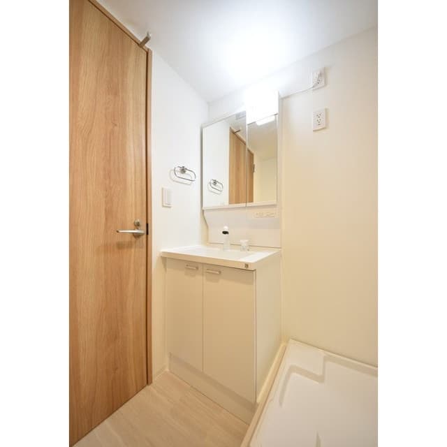 Room image 13