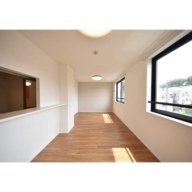 Room image 9