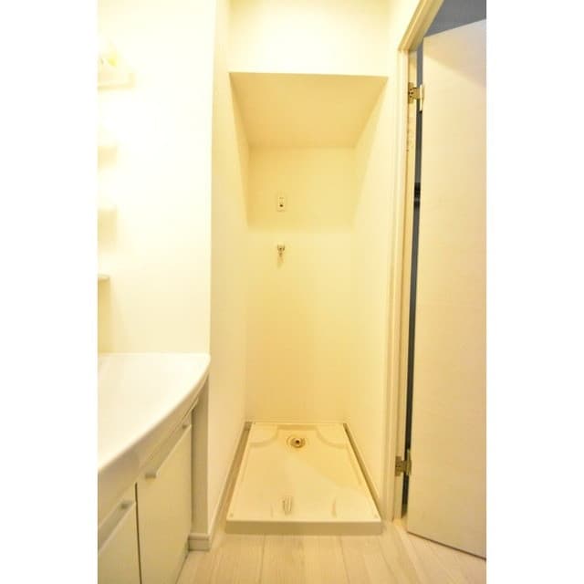 Room image 10