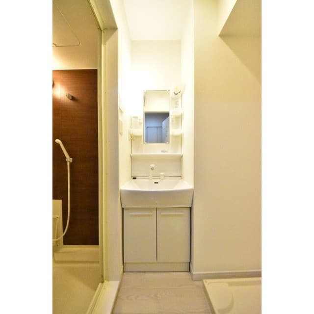 Room image 11