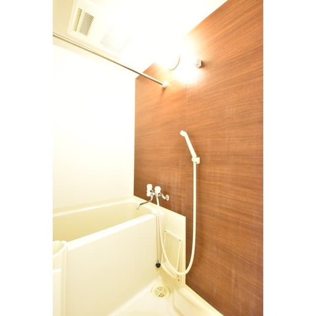 Room image 9