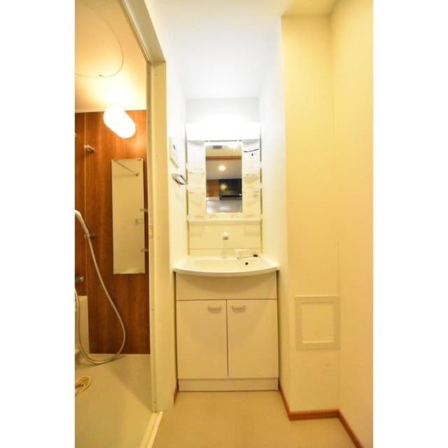 Room image 11