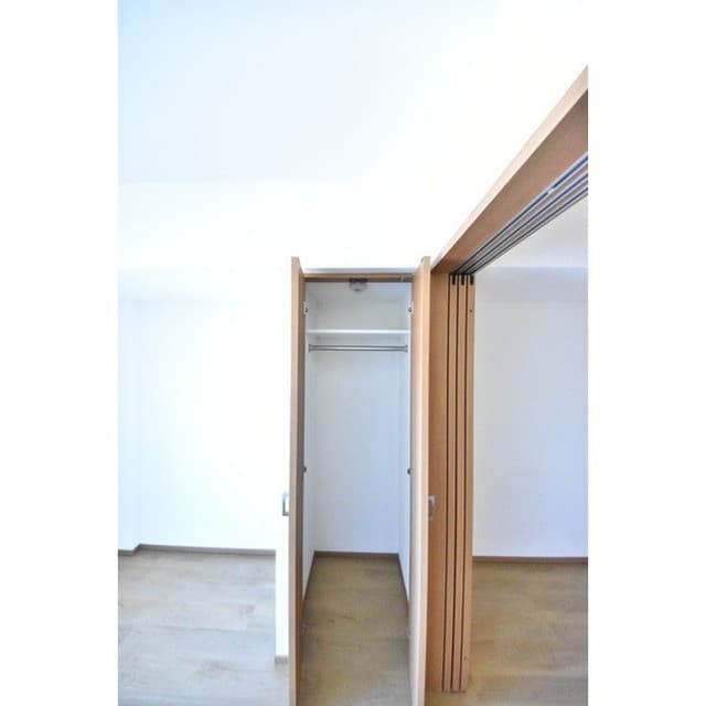 Room image 15