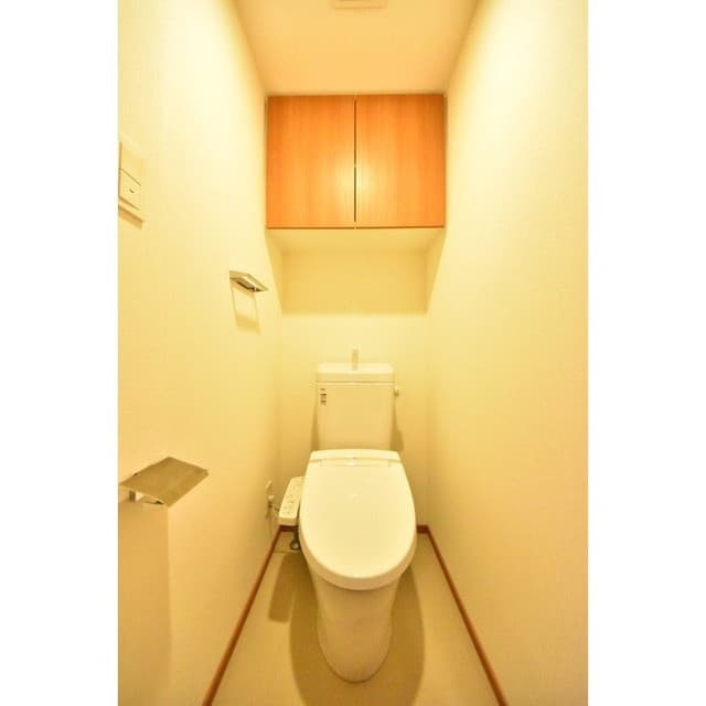 Room image 8