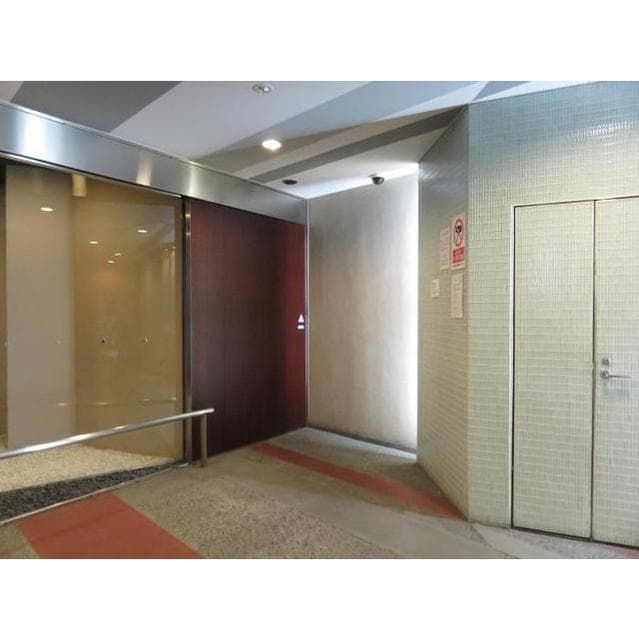 Room image 10