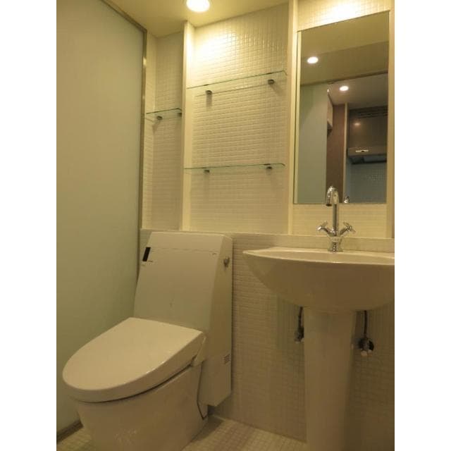 Room image 8